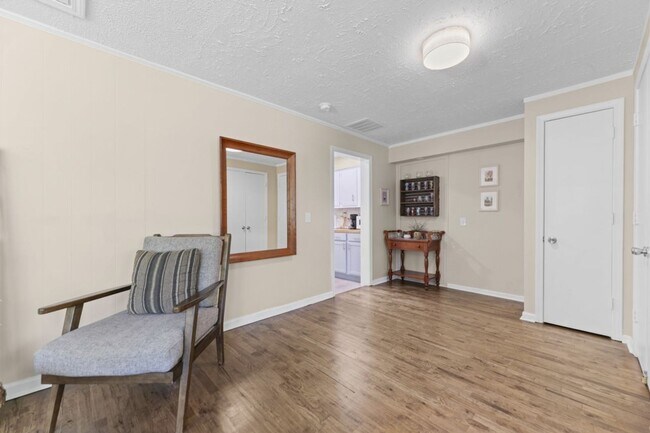 Building Photo - 3 Bedroom Furnished in Oldham County