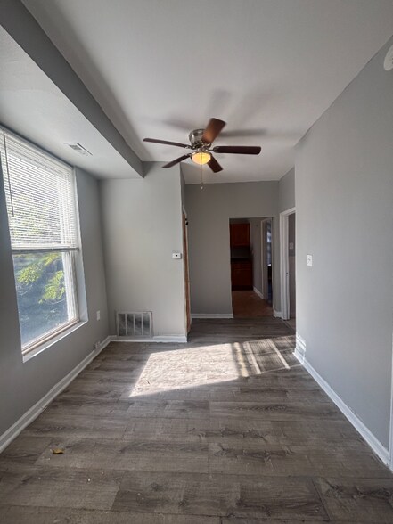 Building Photo - 7134 S Cornell Ave