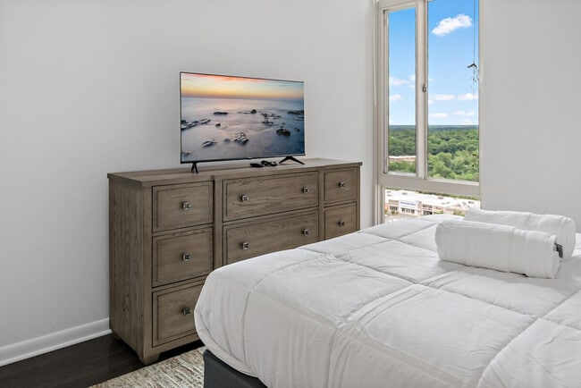 Building Photo - 1720 Saic Dr