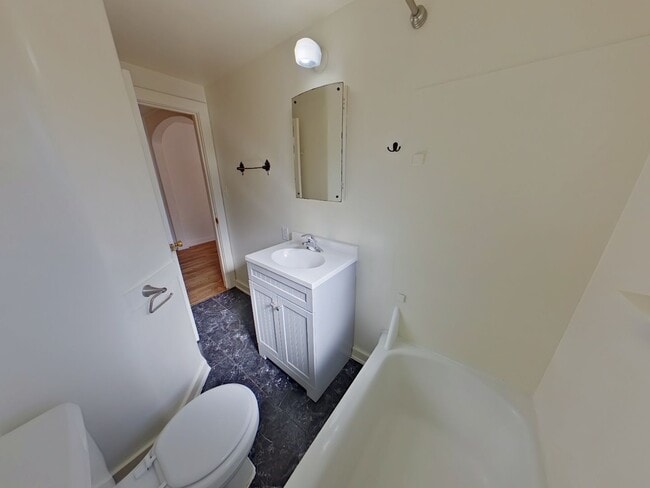 Building Photo - Glacier Tri-Plex