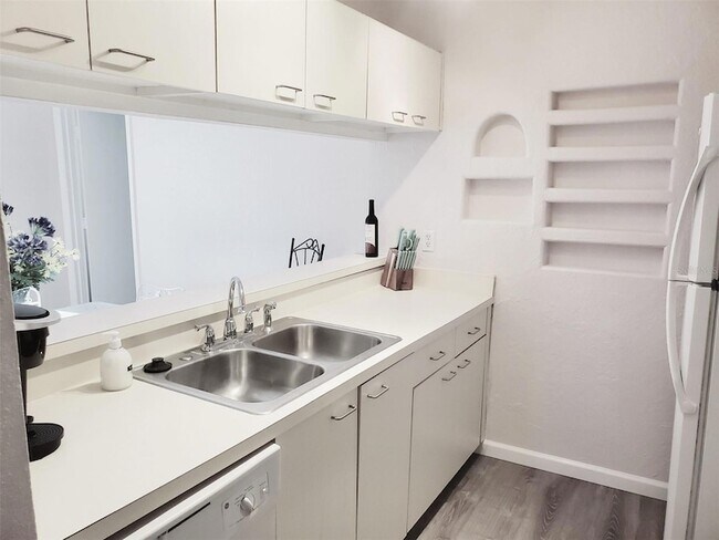 Building Photo - 3773 59th Ave W