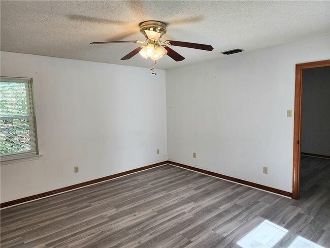 Building Photo - 3381 Woodard Dr