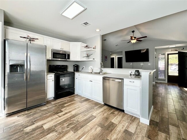 Building Photo - 1003 Markham Ln