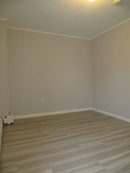 Building Photo - 503 Linden Ave