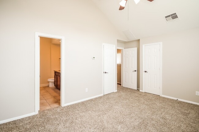 Building Photo - 10738 Clearview Villa Pl