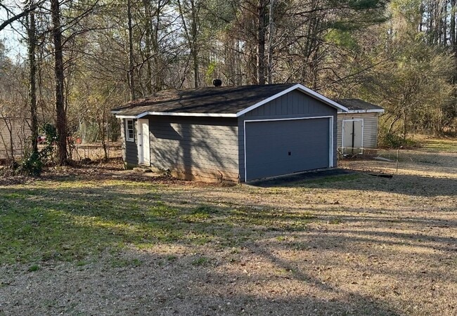 Building Photo - 115 Melrose Dr