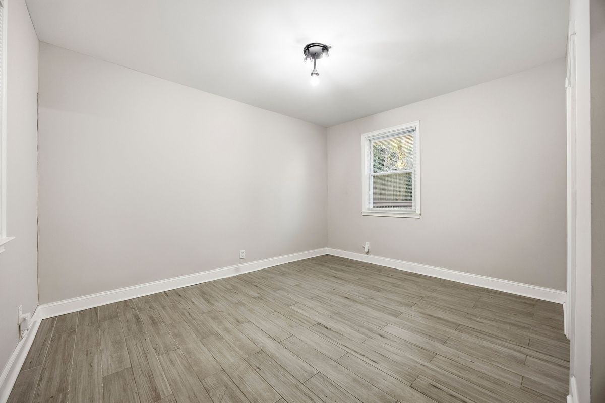 Building Photo - 2717 S Clark Dr