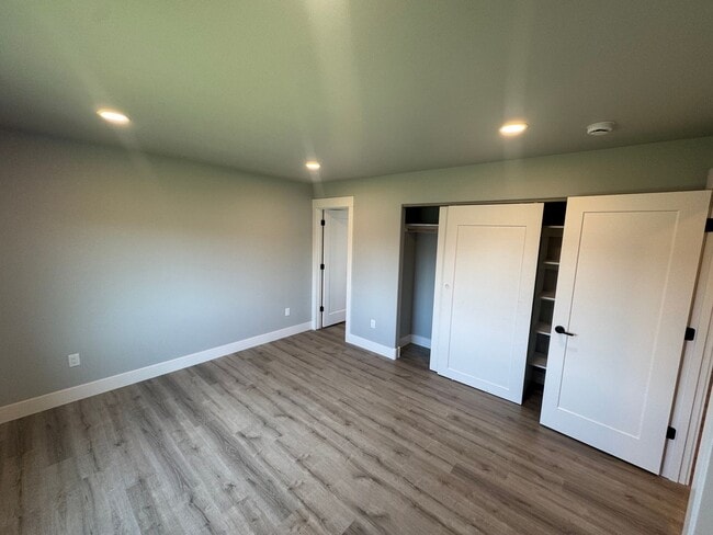 Building Photo - Non-Refundable & Security Deposit Total: $...