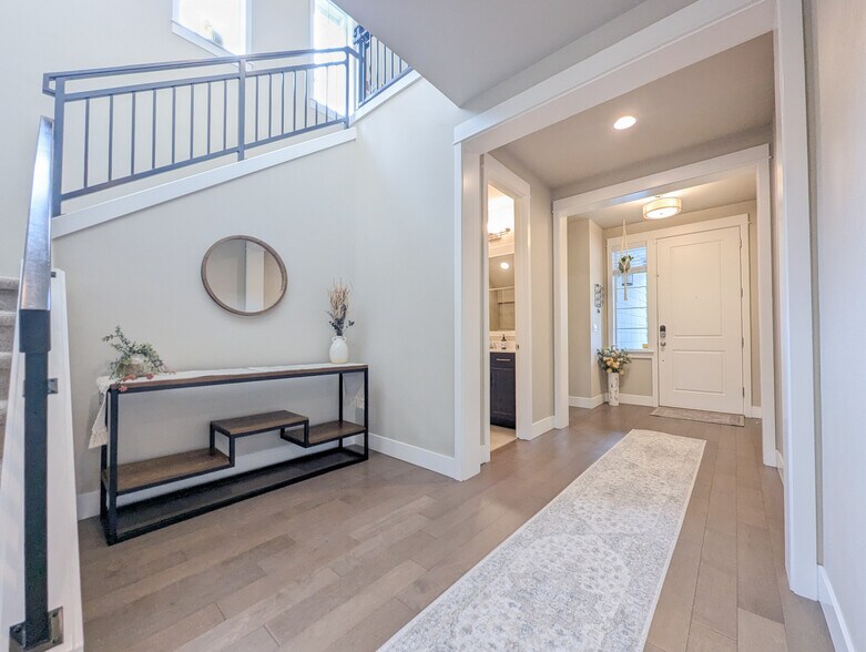 Main Hallway - 16324 131st St SE