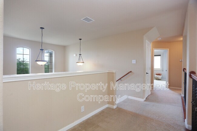 Building Photo - 611 Oxalis