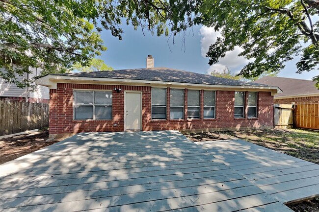 Building Photo - 4926 Linden Pl