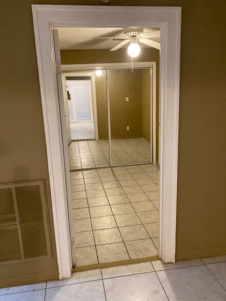 Building Photo - 4109 Roseland St
