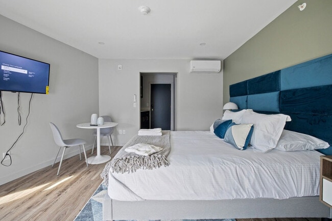 Building Photo - 89 Cottage St