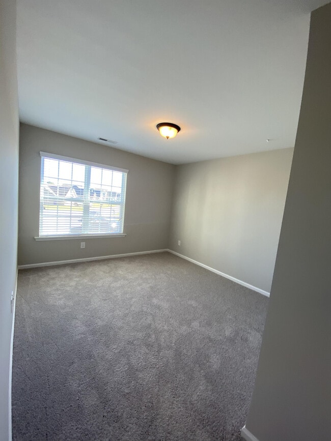 Building Photo - 617 Rockland Dr