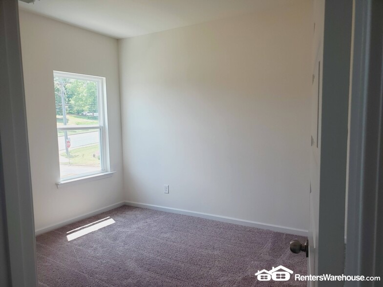 Building Photo - 3834 Clarington Dr