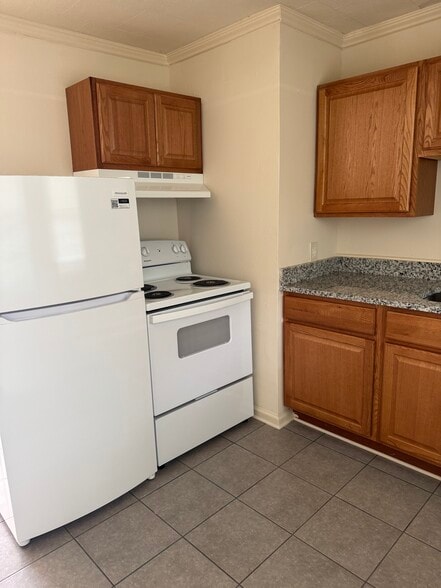 Building Photo - 107 Upsilon St