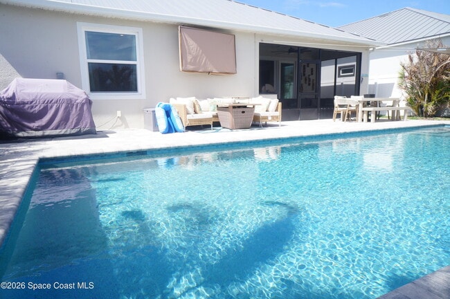 Building Photo - 787 Clearwater Ave