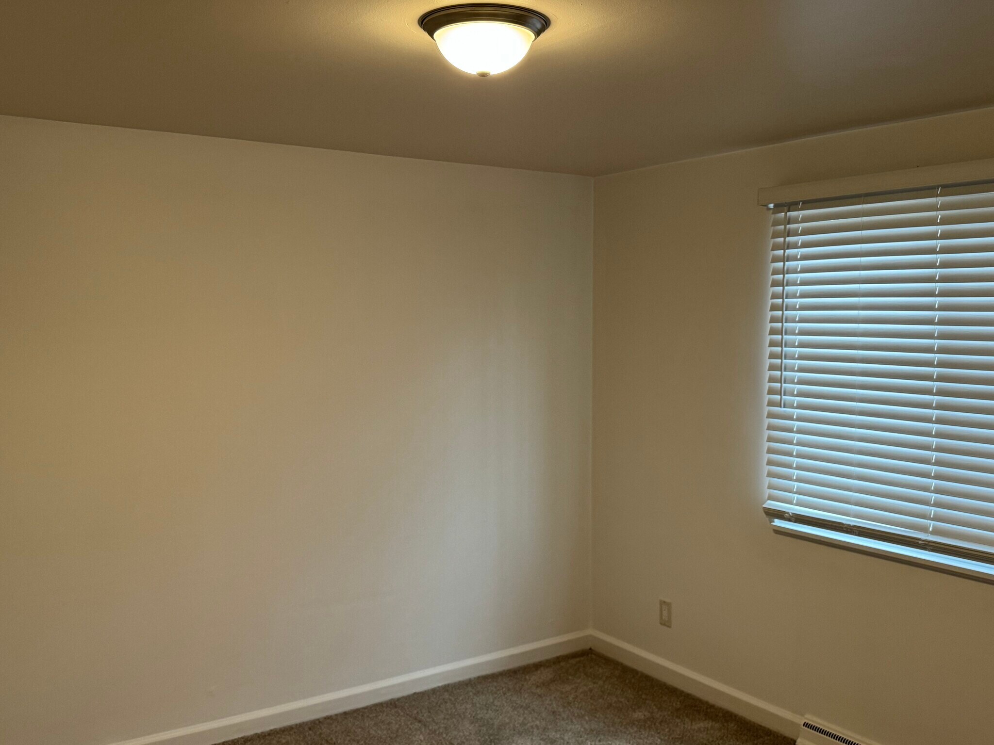 Building Photo - 192 Linden Ave