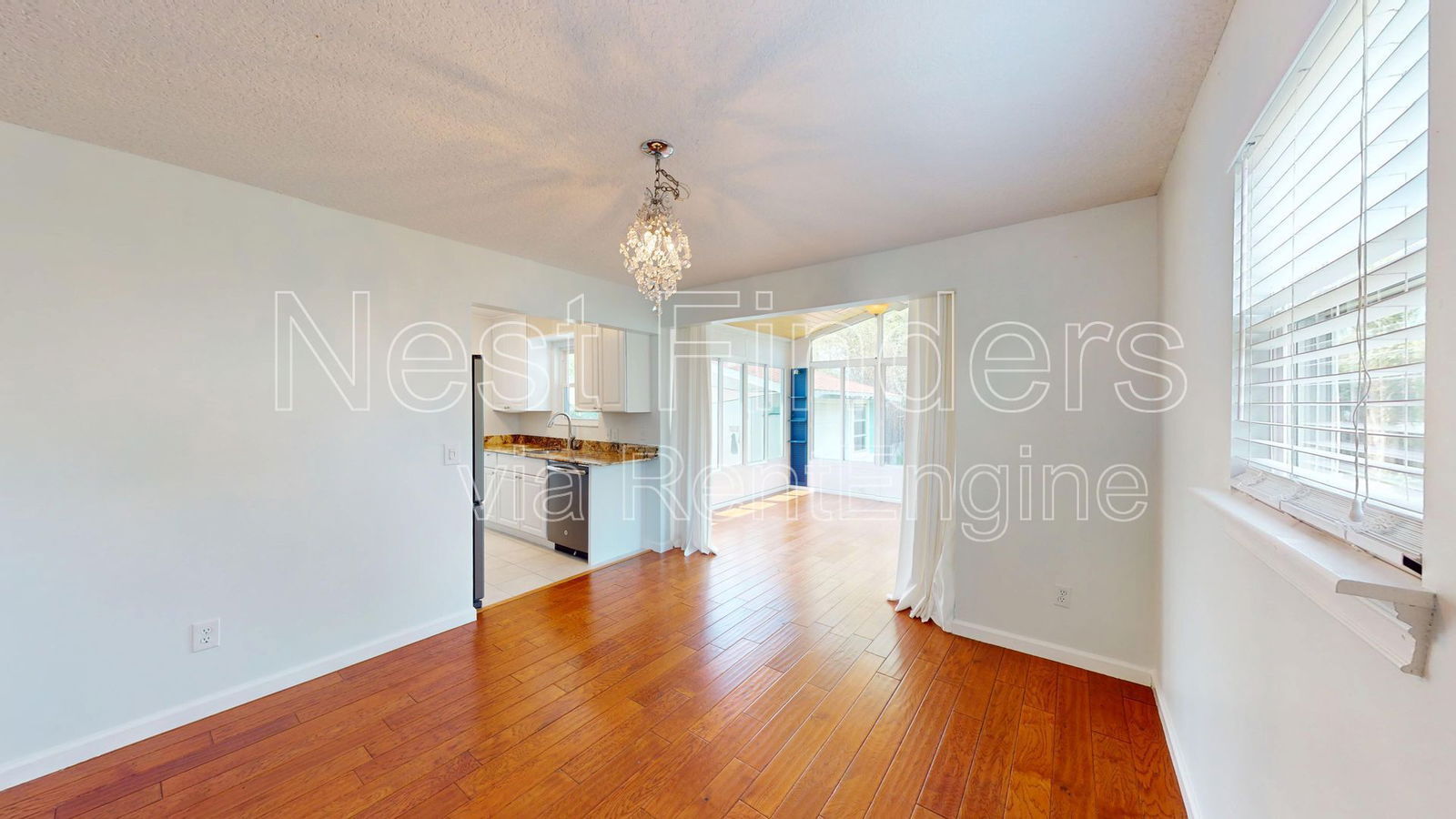 Building Photo - 421 7th Ave S