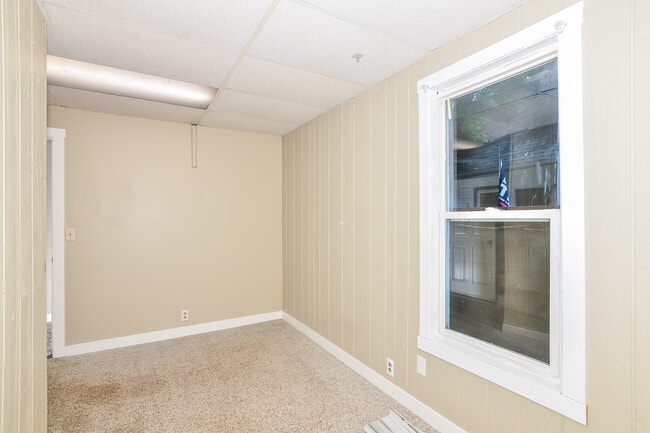 Building Photo - 454 Sherburne Ave