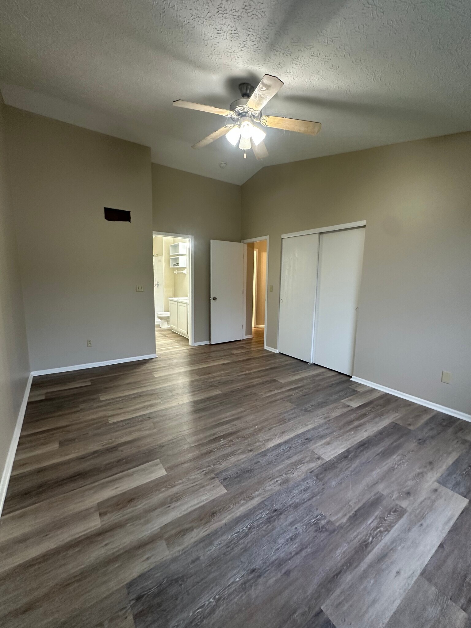 Building Photo - 3303 Windridge Dr