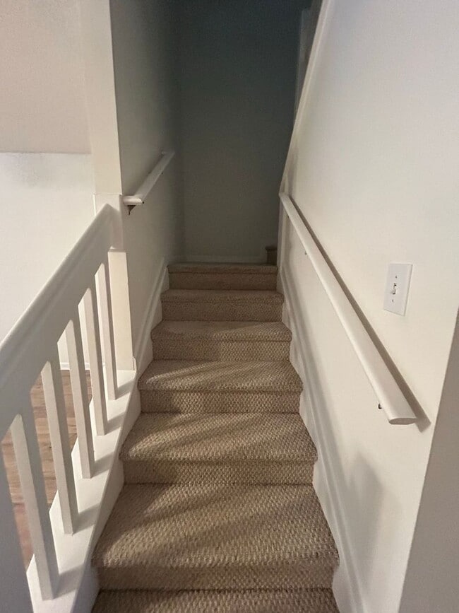 Building Photo - Oak Bluff Townhome