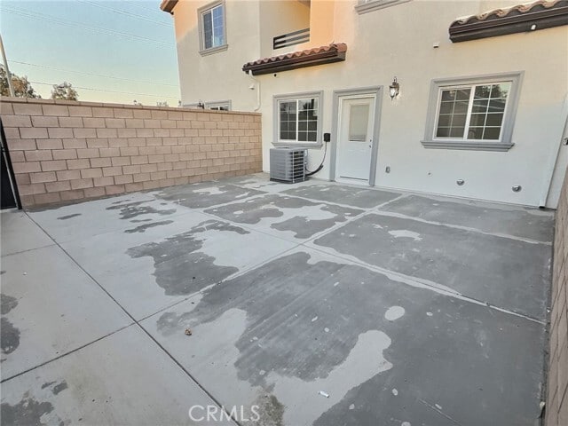 Building Photo - 15909 Merrill Ave