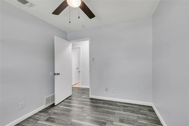 Building Photo - 205 NW Jill Ann Dr