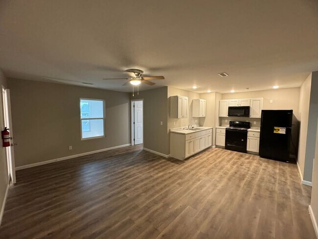 Building Photo - 2 bed 1 bath apartment in Jackson, MO