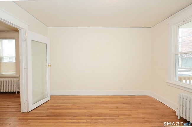 Building Photo - 146 Division St