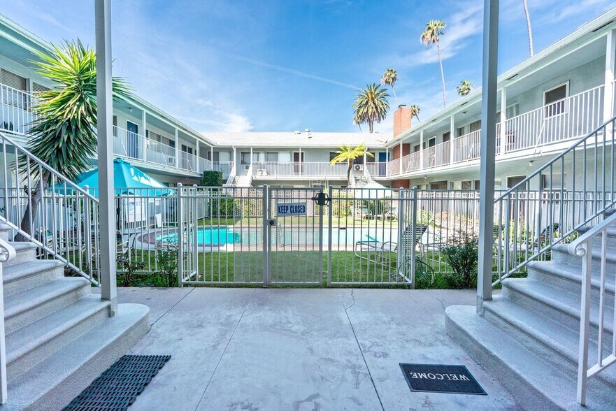 Building Photo - 1801 Fair Oaks Ave