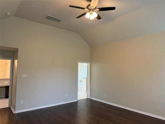 Building Photo - 29015 Davenport Dr