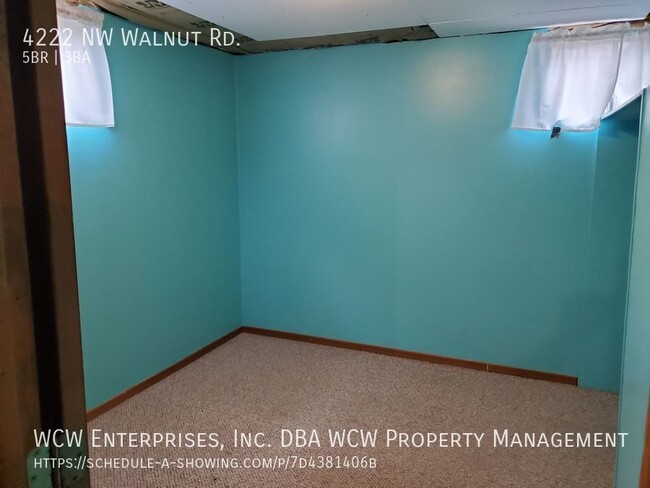 Building Photo - LOWER PRICE - 3BR + 2 bonus rooms in basem...