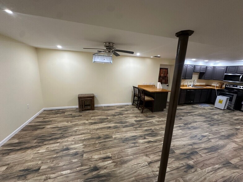 Building Photo - 7351 Waldman Ave