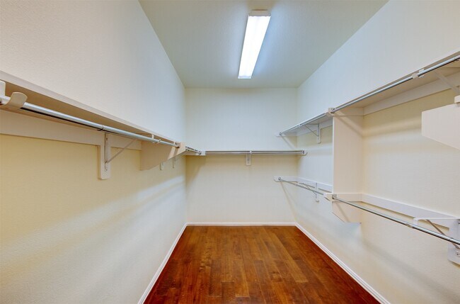 Building Photo - 606 Dunlavy Ln