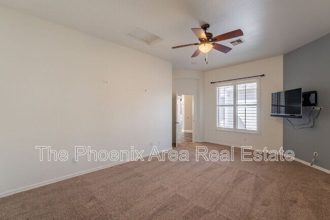 Building Photo - 716 E Runaway Bay Pl