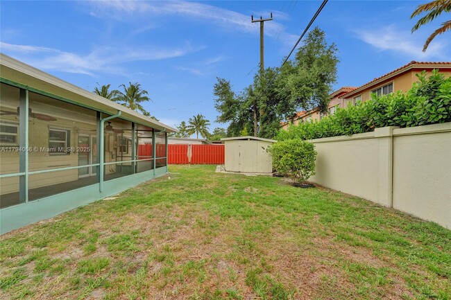 Building Photo - 4928 SW 24th Ave