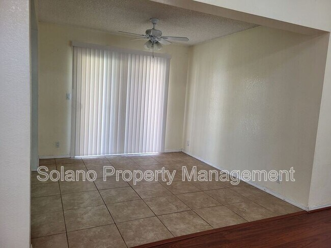 Building Photo - 125 Serpentine Dr
