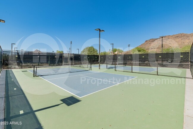 Building Photo - 5420 W Desert Hollow Dr