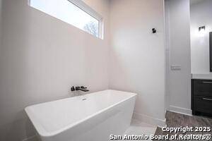 Building Photo - 2109 Bella Vista