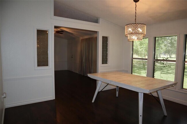 Building Photo - 153 Woodway Dr