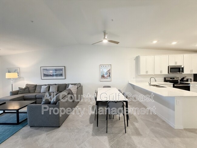 Building Photo - 12550 Galapagos Ct