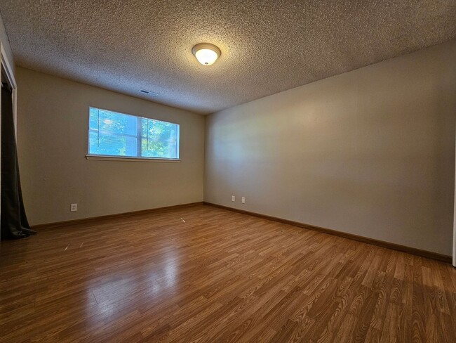 Building Photo - 4502 Garden Center Dr