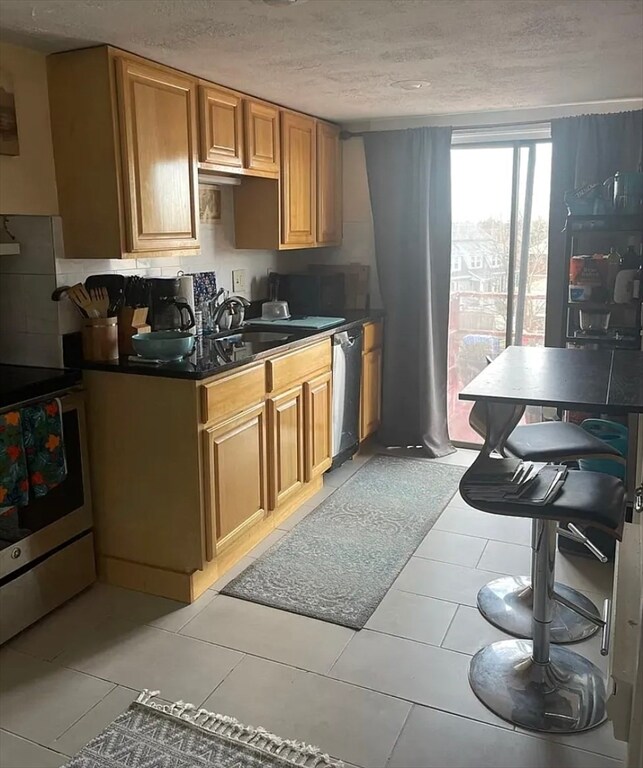 Building Photo - 38-40 Apthorp St