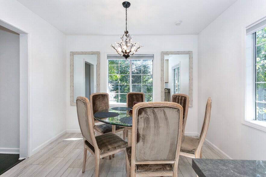 Kitchen with Breakfast Nook - 5825 Fulton Ave