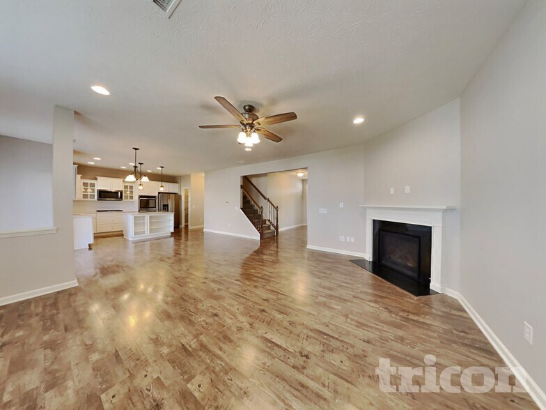 Building Photo - 10348 Hunters Crossing Blvd