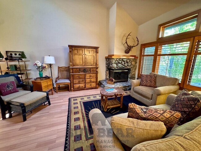 Primary Photo - 2 Bedroom, 2 Bath in Third Creek with Hot Tub - Perfect Winter Getaway