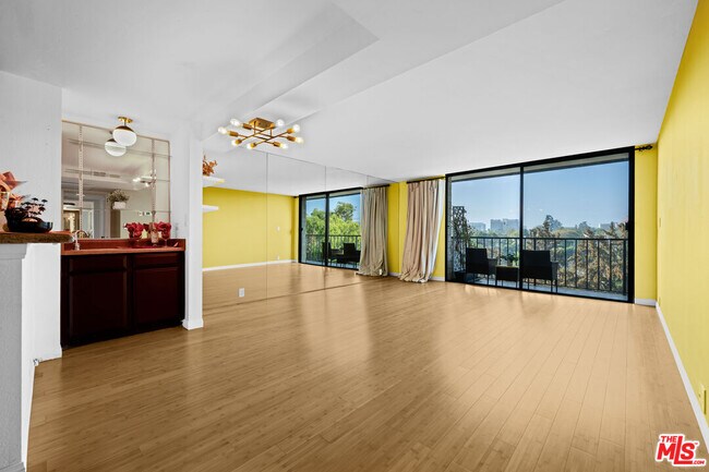 Building Photo - 10535 Wilshire Blvd