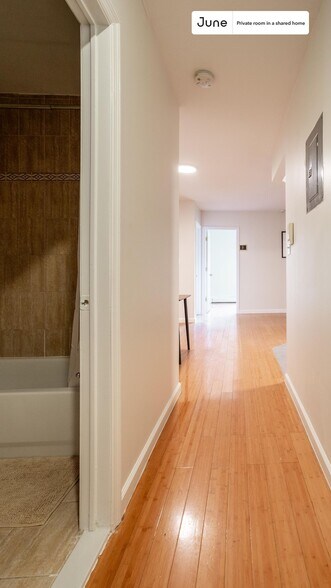 Building Photo - Room in Shared 4 bed/2 bath home