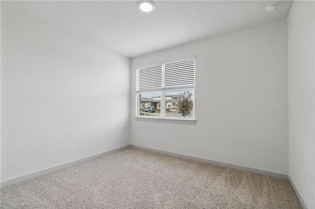 Building Photo - Gorgeous home available August 1!